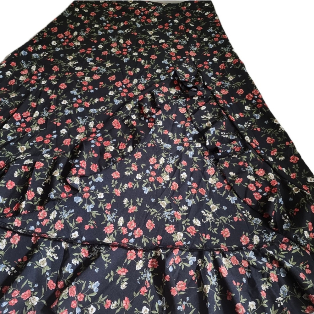 Floral Ruffle Asymmetrical Hem skirt - Picture 3 of 4